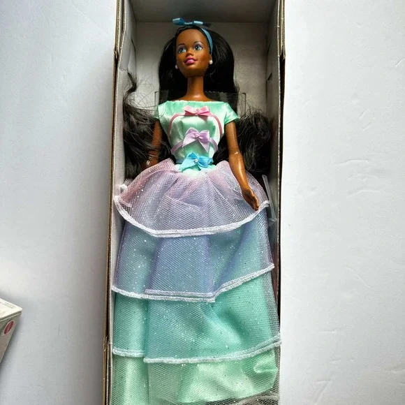Mattel 1997 Spring Tea Party Barbie Avon Special Edition African American 18657 - Picture 2 of 9